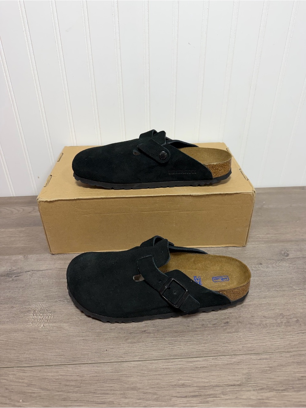 Birkenstock Boston clogs feature a soft footbed size 38